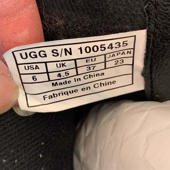 UGG Australia Women’s Silva Black Boot - Picture 10 of 12